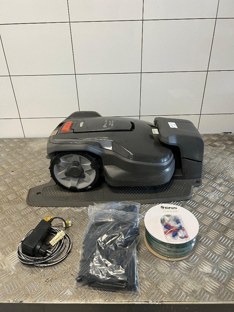 2e Hands Husqvarna AM 305 € 225,00, Ophalen, Cirkelmaaier, Gebruikt, Minder dan 30 cm