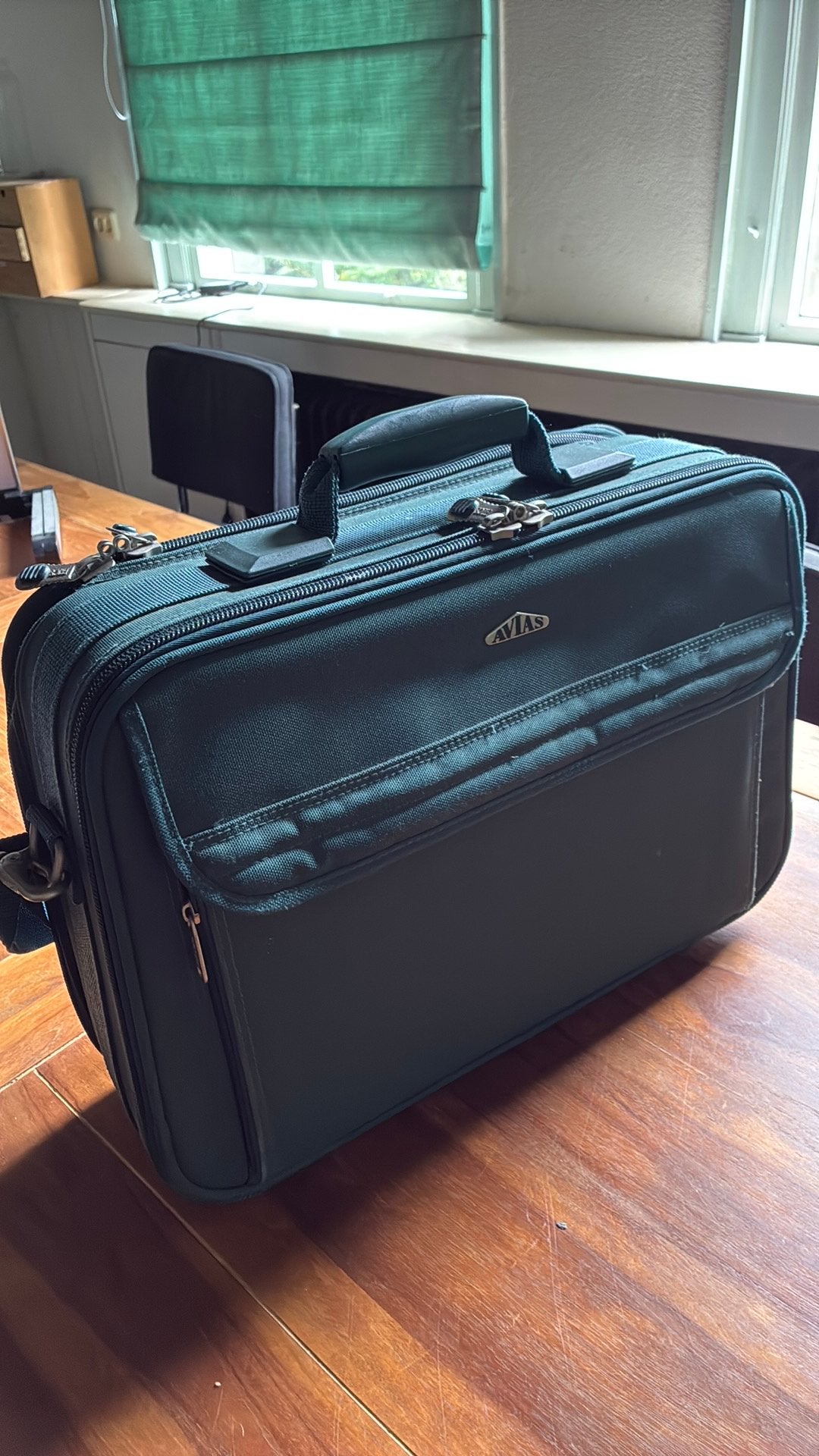 Keurig koffertje van Brics met vak voor laptop en papier, Minder dan 50 cm, Ophalen of Verzenden, Zo goed als nieuw, Minder dan 35 cm