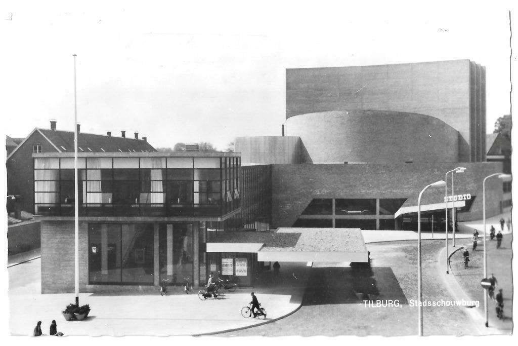 AK Tilburg - Stadsschouwburg, panorama, Verzenden, 1960 tot 1980, Noord-Brabant