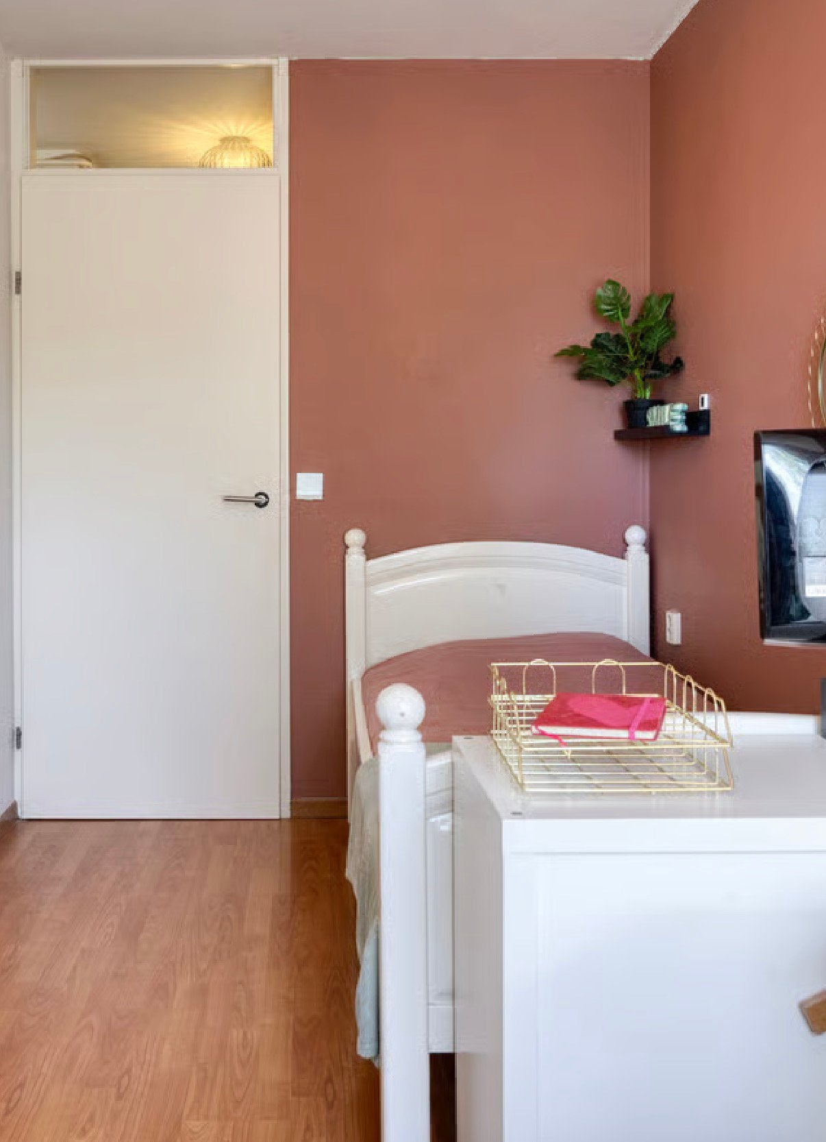 klassiek grenen eenpersoonsbed / landelijk houten bed