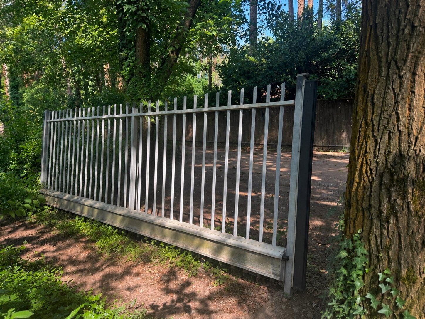 Te koop elektrisch heras schuifpoort, Tuin en Terras, Tuinhekken en Hekwerk, Ophalen, Gebruikt, IJzer, Spijlenhekwerk