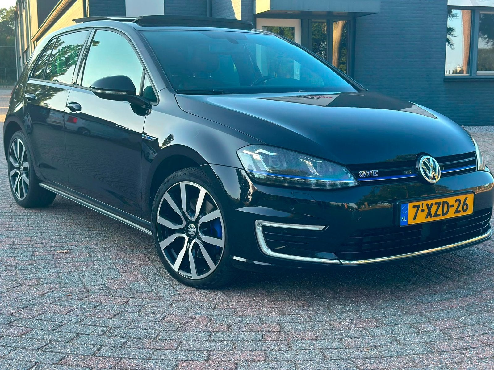 Volkswagen Golf 7 GTE | Cognac Leder | Keyless | Pano, Auto's, 4 cilinders, Zwart, 1395 cc, 1499 kg