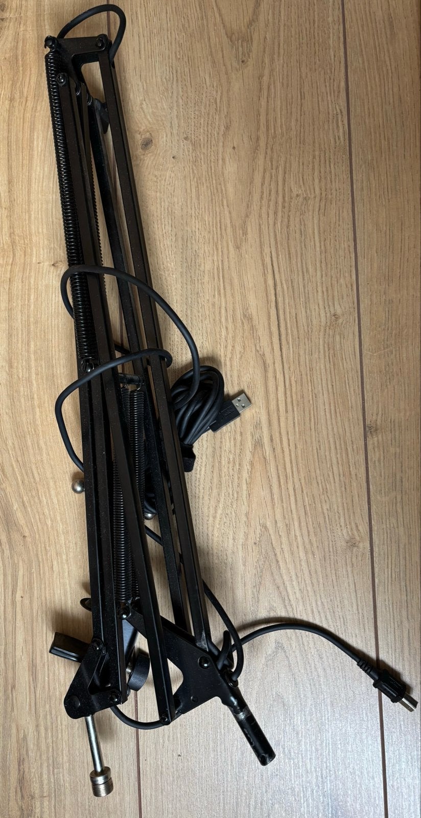 Microfoon arm met USB-A naar USB-B kabel en tafelklem, Muziek en Instrumenten, Ophalen, Gebruikt, Studiomicrofoon