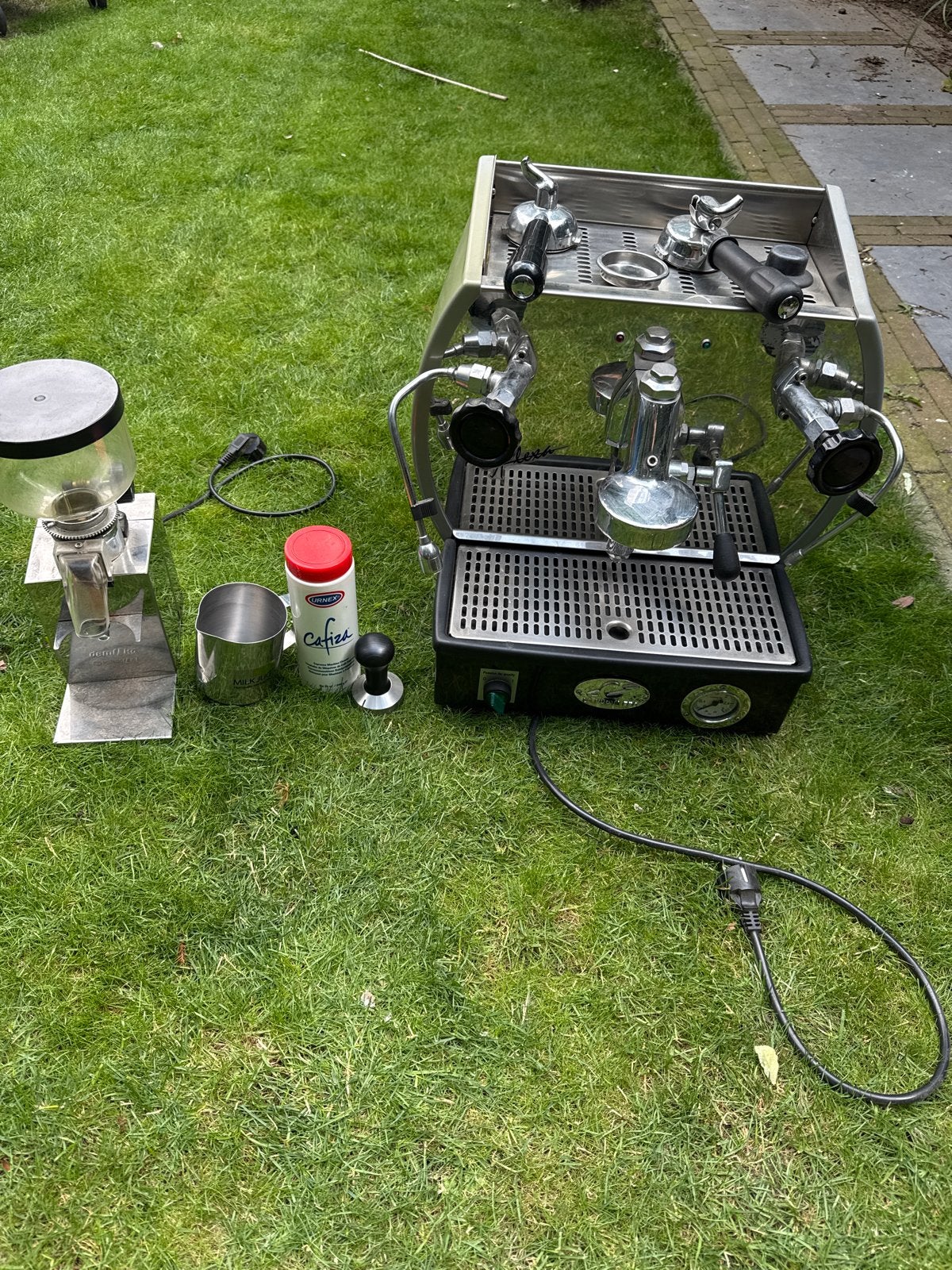 La Nuova Era Alexa 1-groeps halfautomaat met Demoka grinder, Gebruikt, Espresso apparaat, Gemalen koffie, 1 kopje
