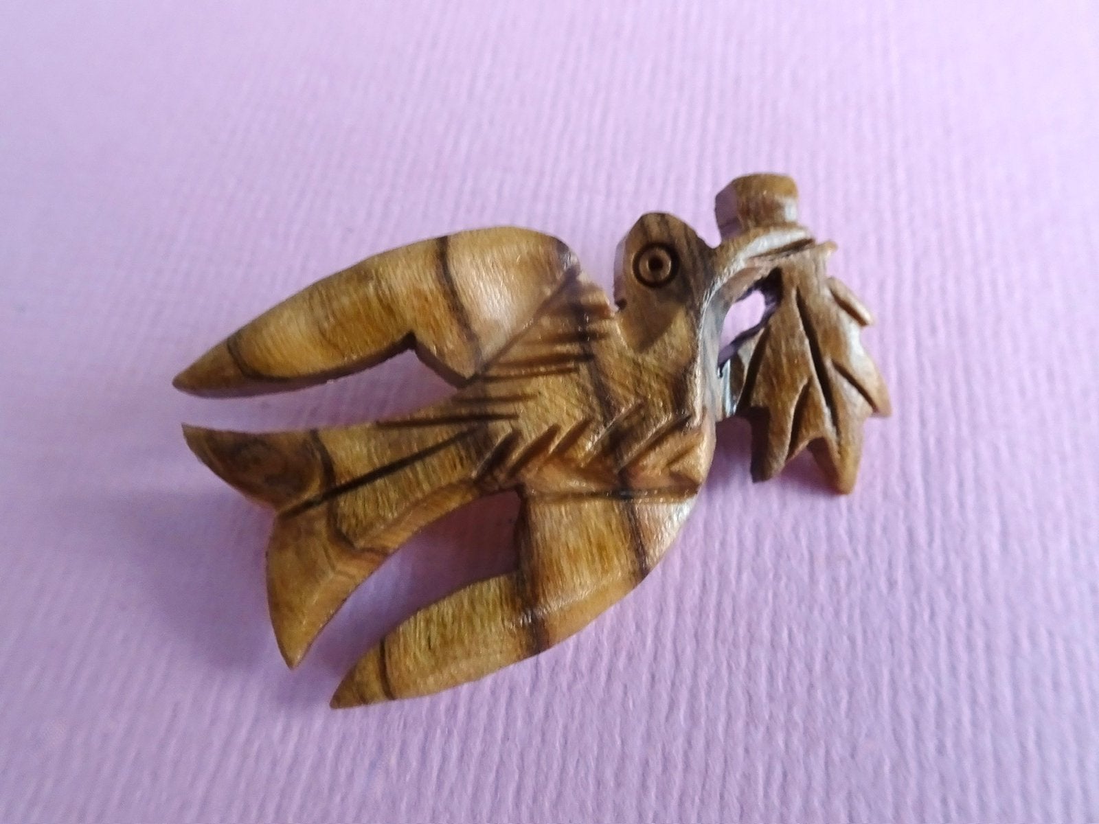 jwg Vintage 60s 70s vredesduif vrede duif vogel broche hout, Verzenden, Overige materialen, Broche