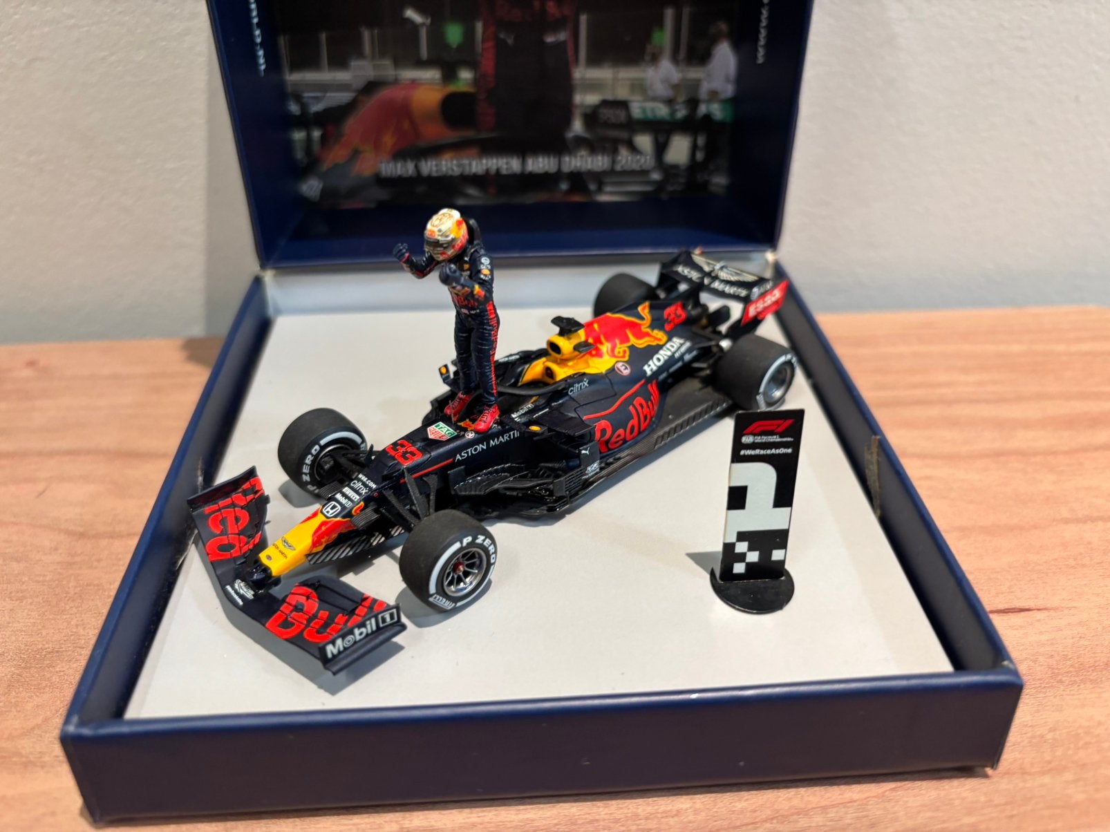 Max verstappen RB16 abu dhabi 2020 1:43 gp world special, Ophalen of Verzenden, Zo goed als nieuw