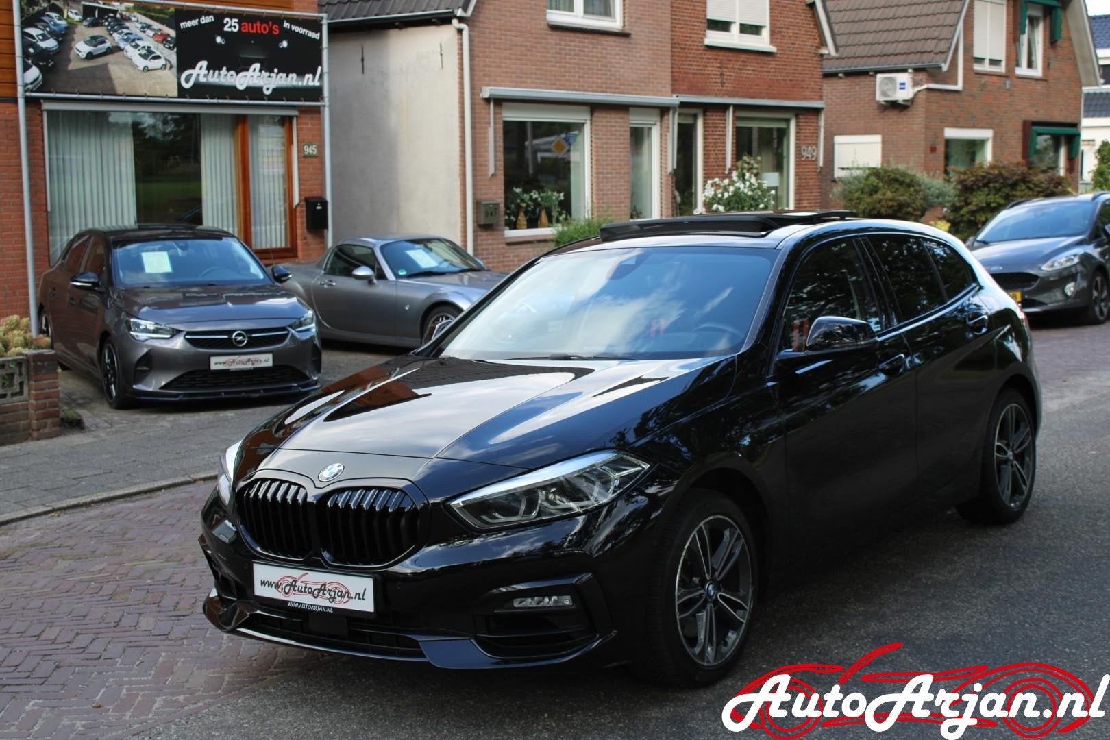 BMW 1-serie 118i Executive Edition Pano Aut, Blackline, Appl, Auto's, Gebruikt, Leder en Stof, Zwart, Origineel Nederlands