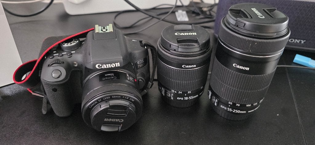 Canon EOS 750D incl. 3 lenzen + oplader en tas