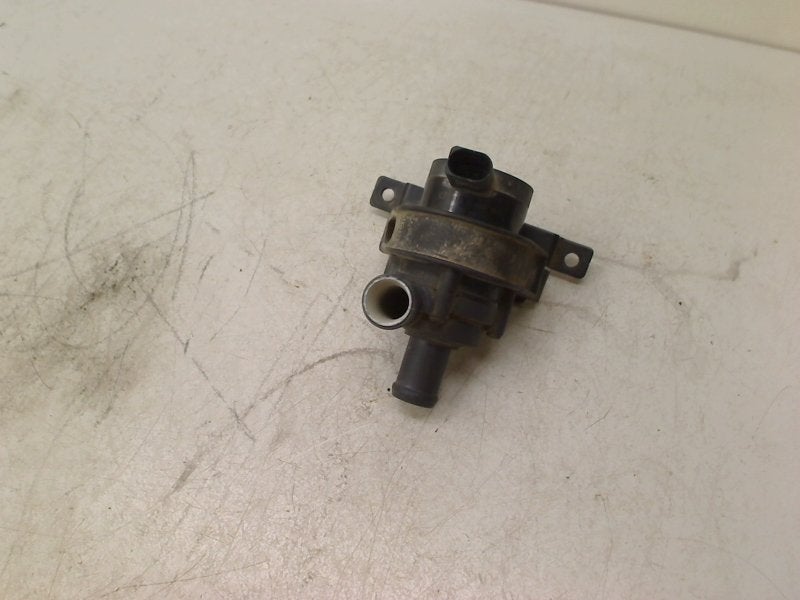 Extra Waterpomp Volkswagen Golf VI (5K1) 2011 1K0965561L, Gebruikt, Volkswagen, Volkswagen AG, Kundenbetreuung@volkswagen.de