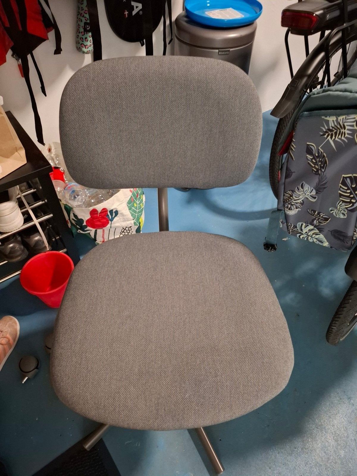 bureau stoel met wielen, Ophalen, Gebruikt, Grijs