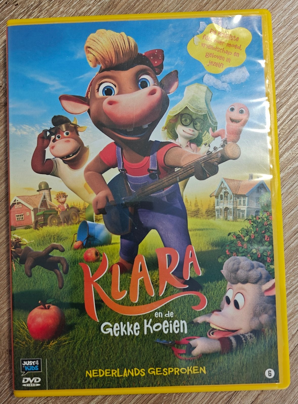 DVD - Klara en de gekke koeien, Tekenfilm, Amerikaans, Ophalen of Verzenden, Zo goed als nieuw