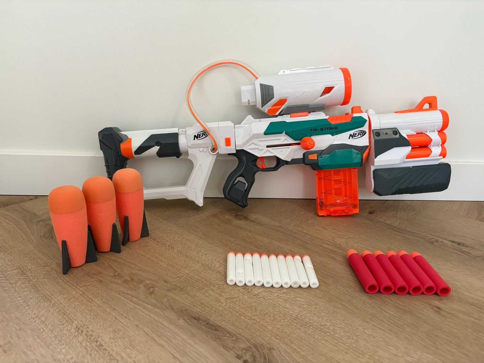 Nerf Modulus Tri-Strike Blaster met accessoires, Ophalen of Verzenden, Zo goed als nieuw, Jongen of Meisje