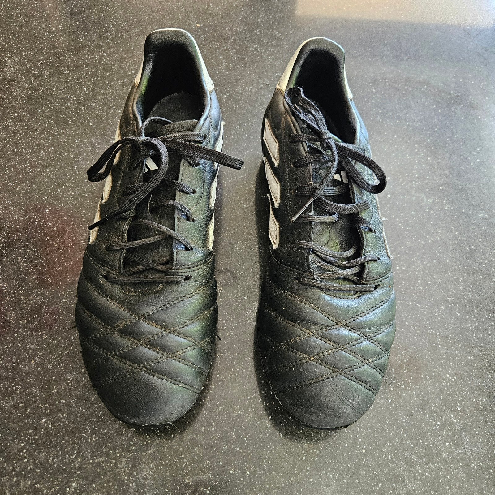 Adidas voetbalschoenen cola gloro  - Maat 42 2/3, Maat XS of kleiner, Ophalen of Verzenden, Gebruikt, Schoenen
