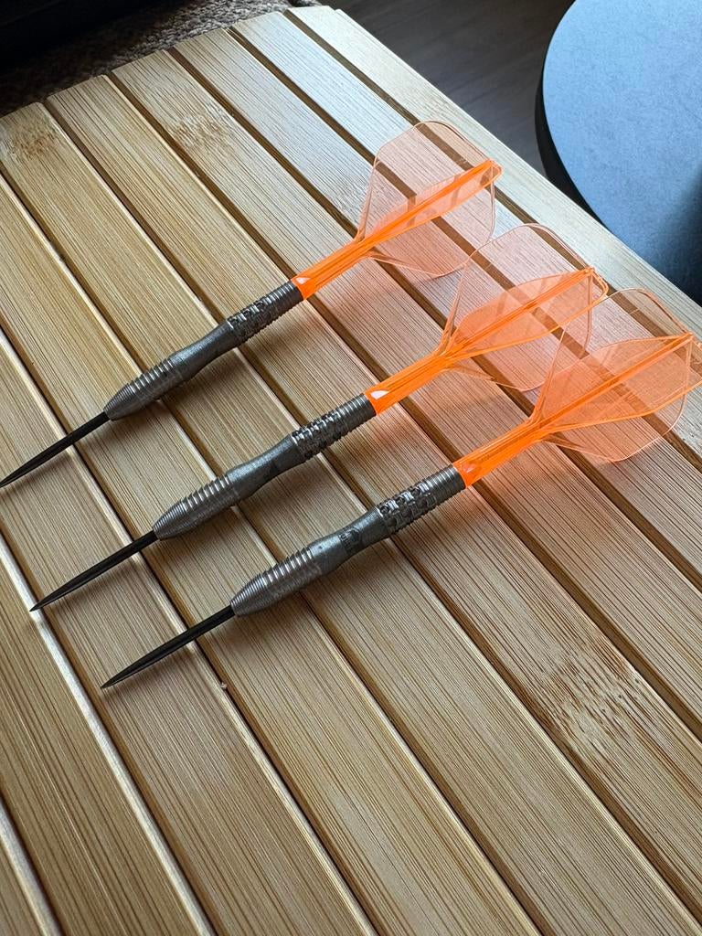 Dart pijlen - Eagle 3 - 24 gram - met oranje K-Flex, Verzenden, Zo goed als nieuw, Pijlen