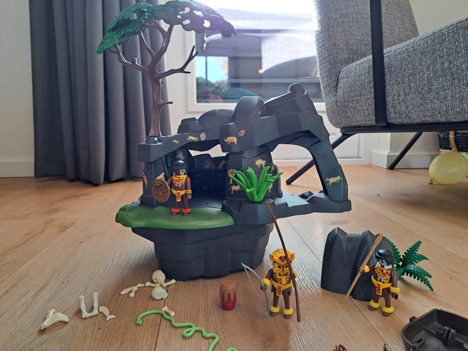 playmobil prehistorische grot en inheemse figuren., Kinderen en Baby's, Ophalen of Verzenden, Zo goed als nieuw