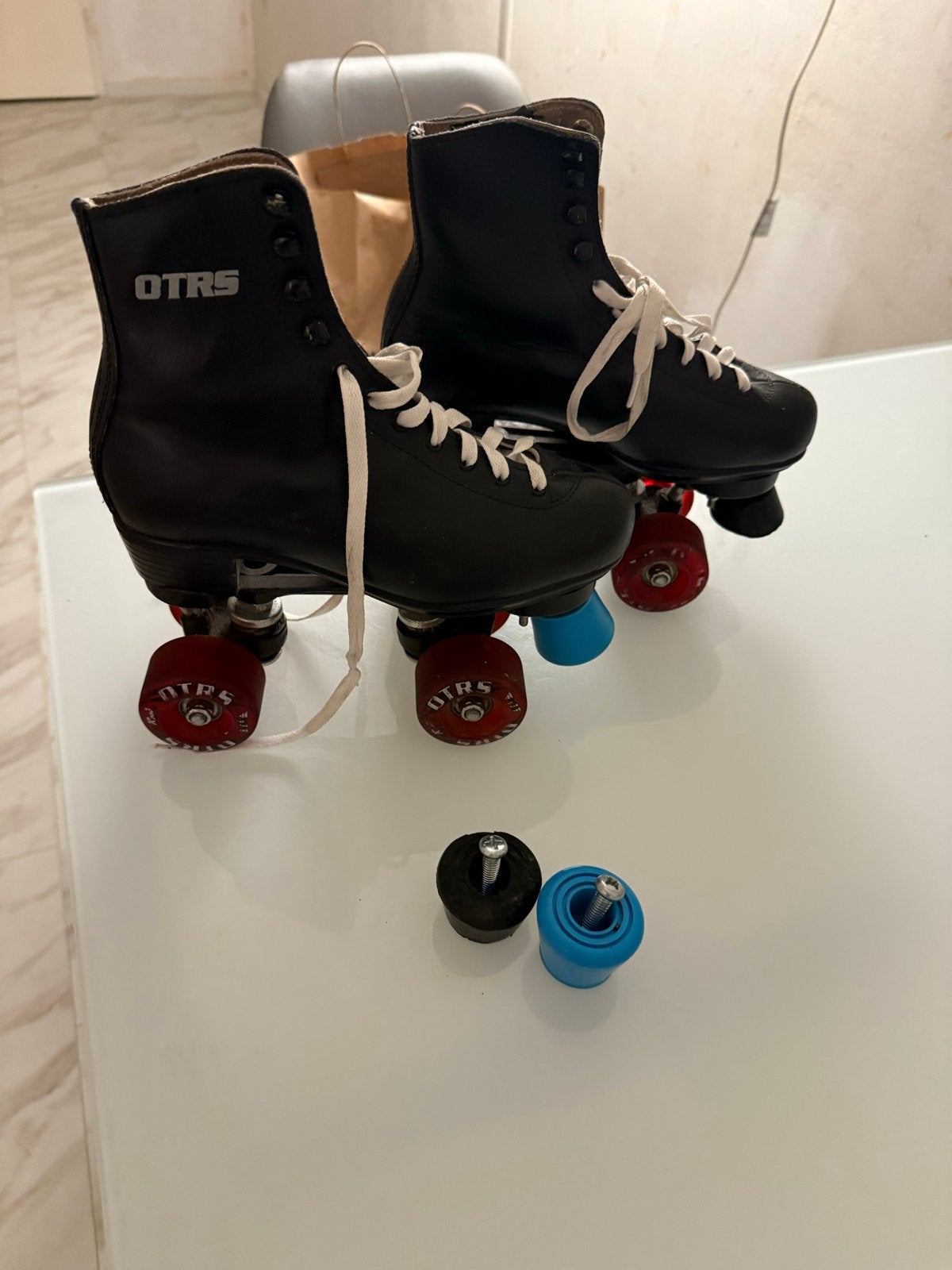 OTRS rolschaatsen - Zwart met rode wielen maat 36, Sport en Fitness, Schaatsen, Ophalen of Verzenden, Gebruikt, Overige typen