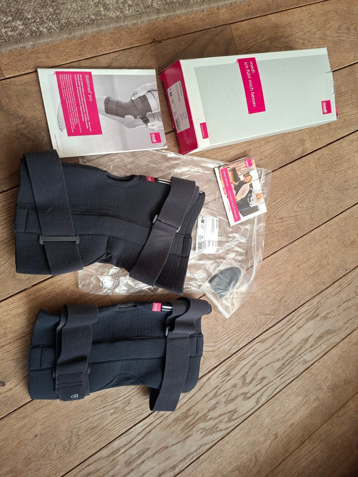 Kniebrace  2 stuks, Ophalen of Verzenden, Zo goed als nieuw