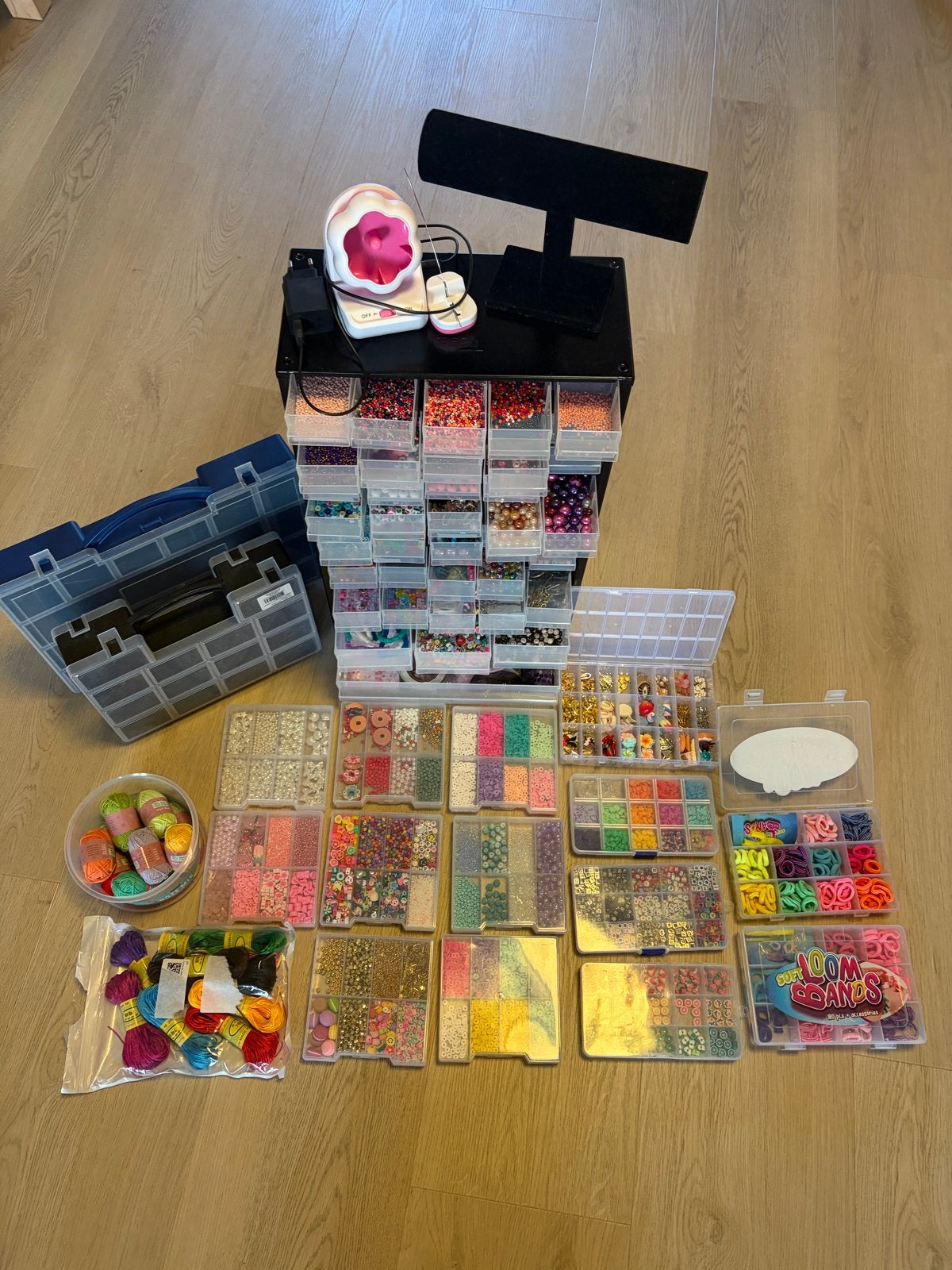 Grote kralen verzameling,  incl.Raaco ladenkast en spinner., Ophalen, Gebruikt, Kraal