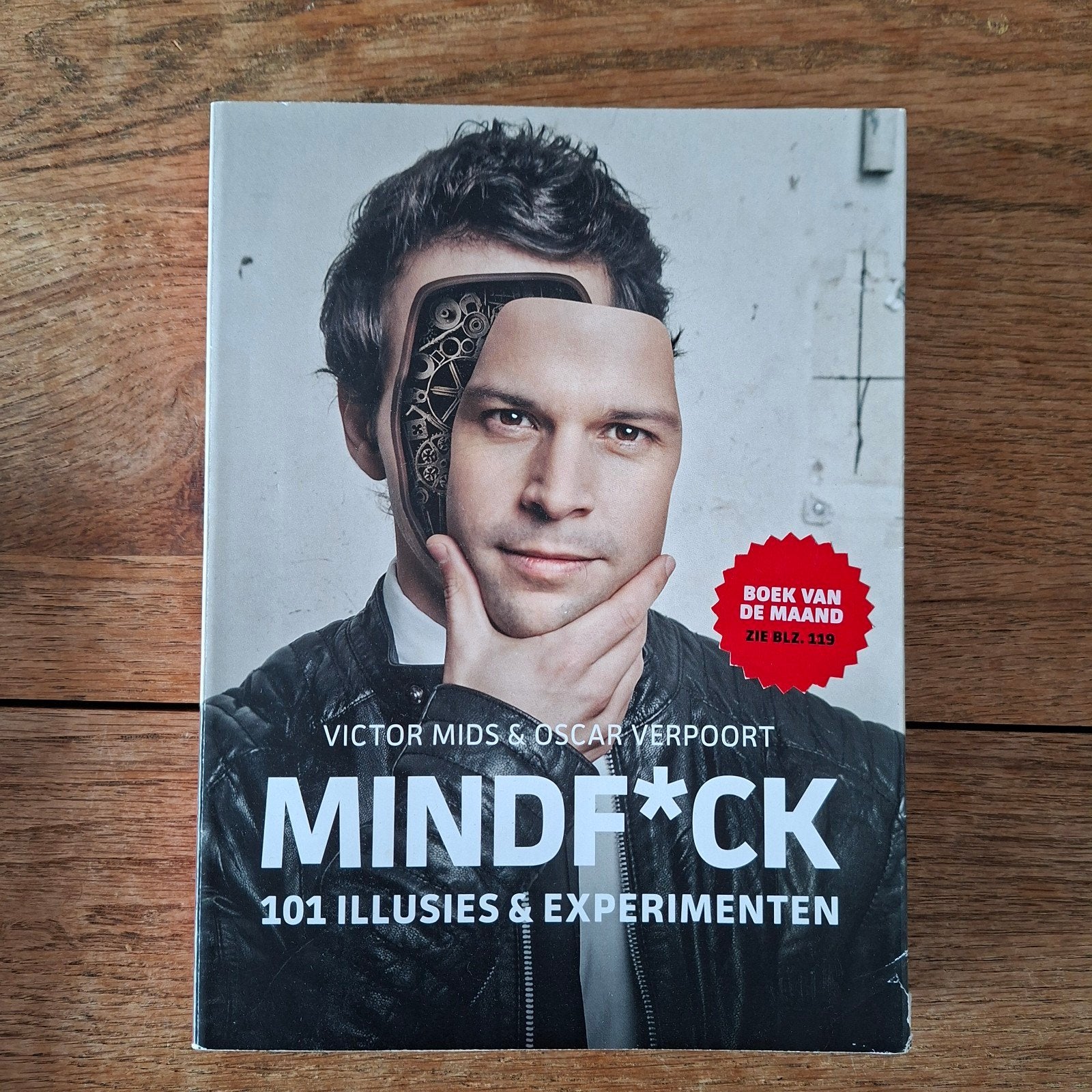 Mindf*ck: 101 Illusies & Experimenten - Victor Mids, Boeken, Ophalen of Verzenden, Zo goed als nieuw, Victor Mids & Oscar Verpoort
