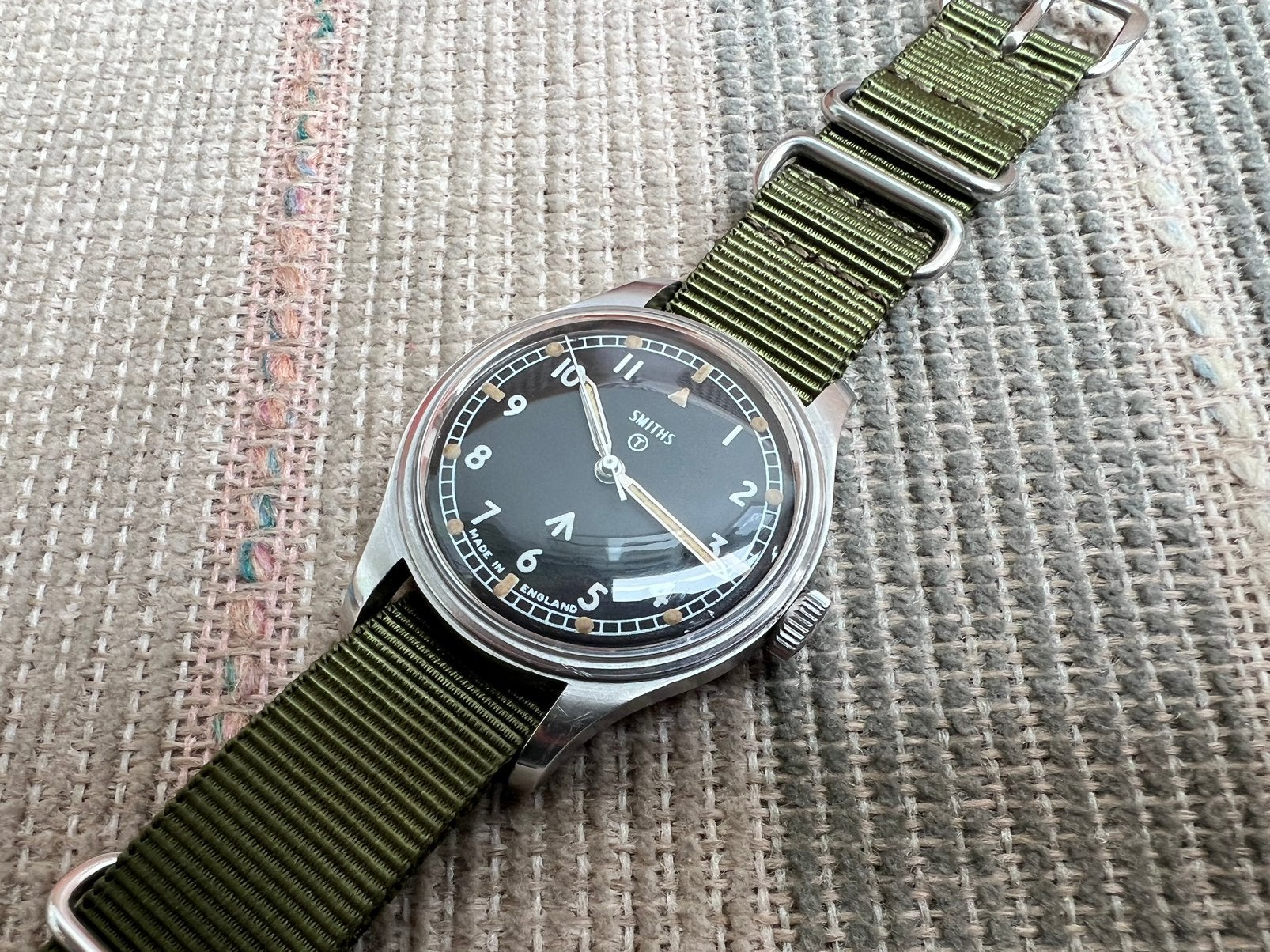 Prachtige Smiths W10 Army Field Military Watch British Issue, Staal, Met bandje, Polshorloge, 1960 of later