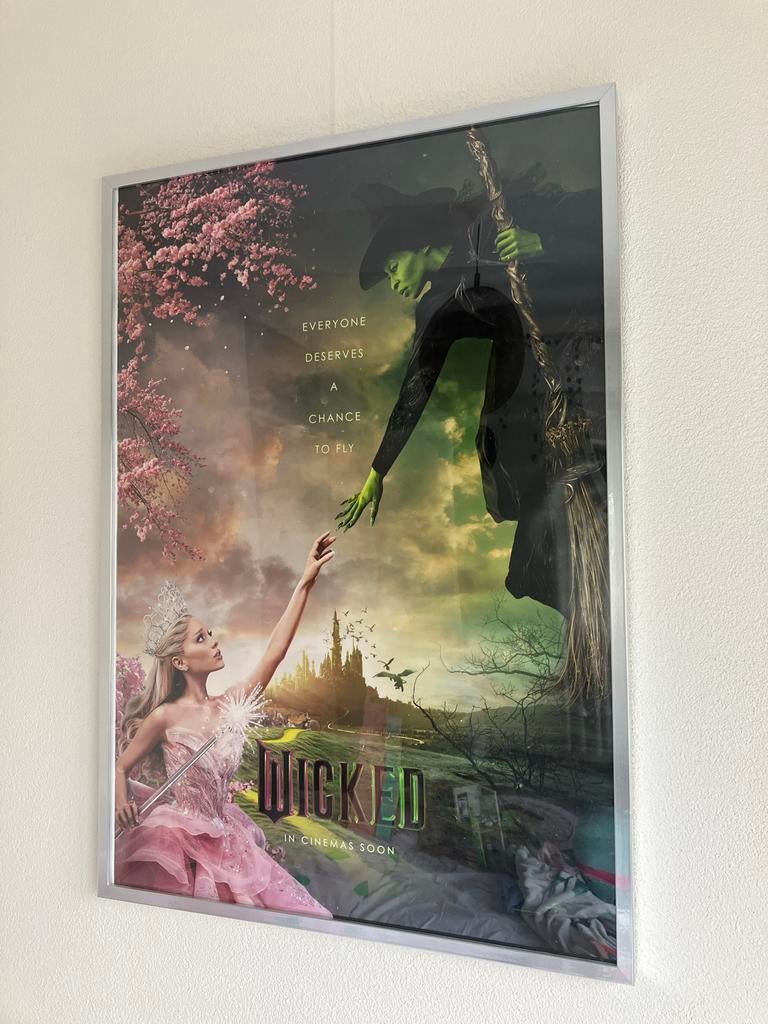 Ingelijste Bioscoop Poster Wicked - Filmposter en Tv, Verzamelen, Posters, Rechthoekig Staand, Met lijst, Ophalen of Verzenden