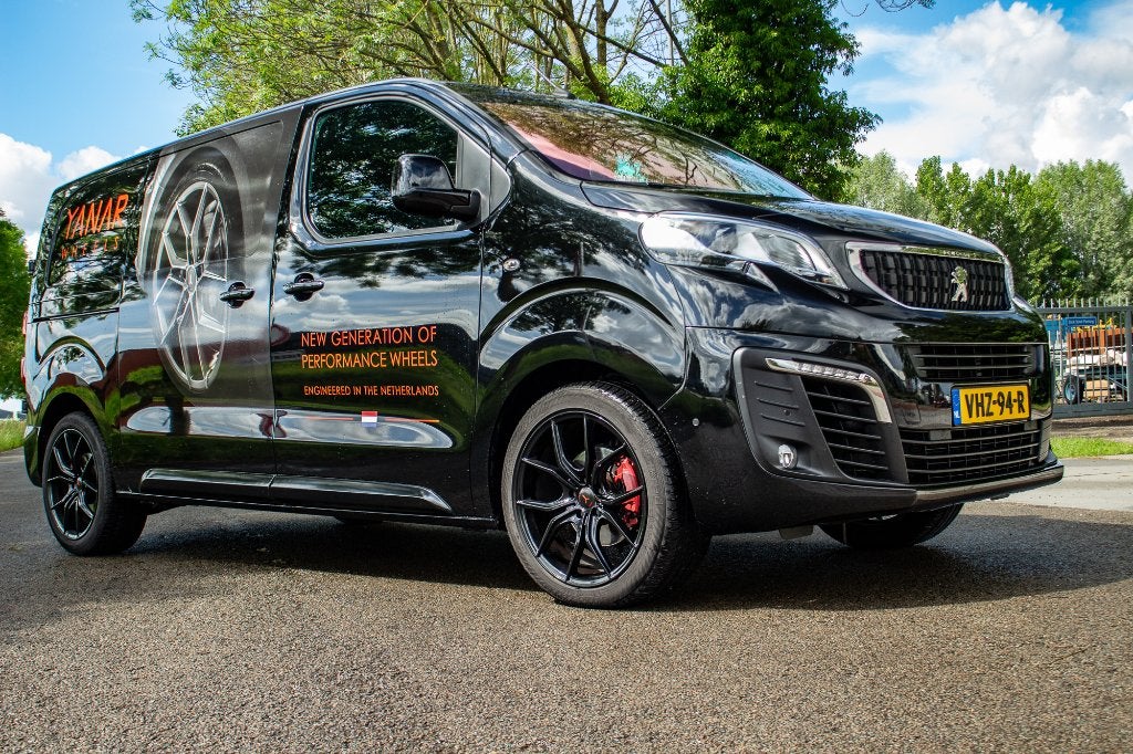Peugeot Expert 2.0 Bluehdi 180pk Automaat Head-Up Keyless, Auto's, Bestelauto's, 4 cilinders, Leder en Stof, Zwart, Diesel