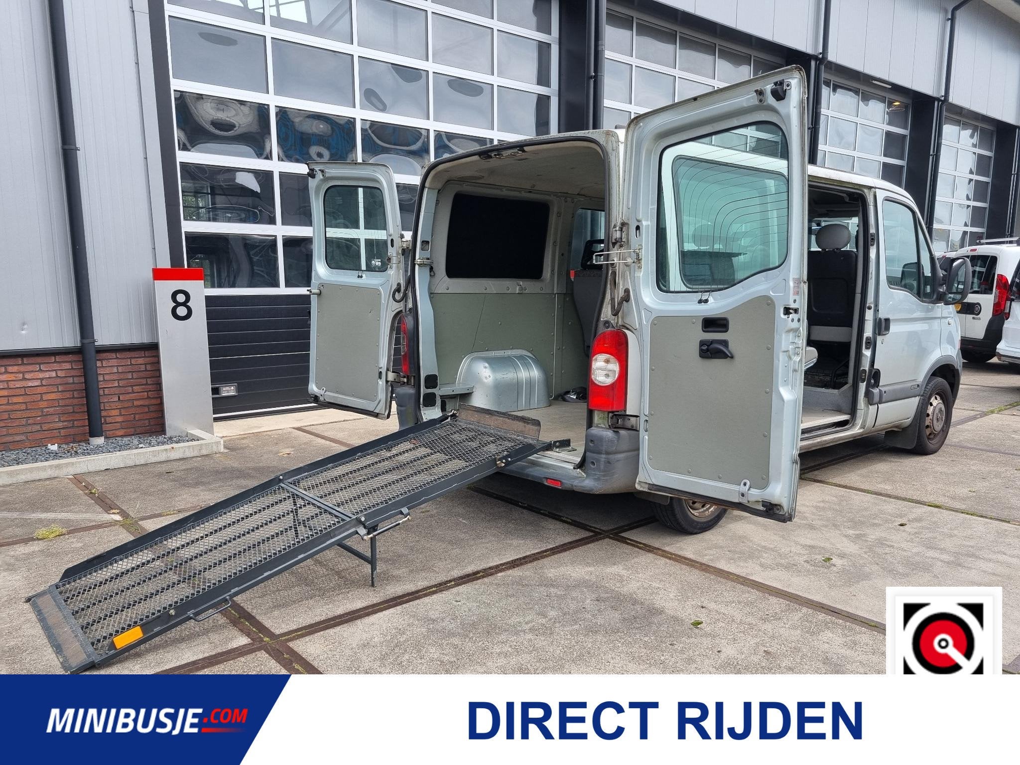 Renault Master T28 2.5 dCi Automaat ROLSTOELBUS / NIEUWE A.P, Voorwielaandrijving, Gebruikt, 4 cilinders, 2000 kg