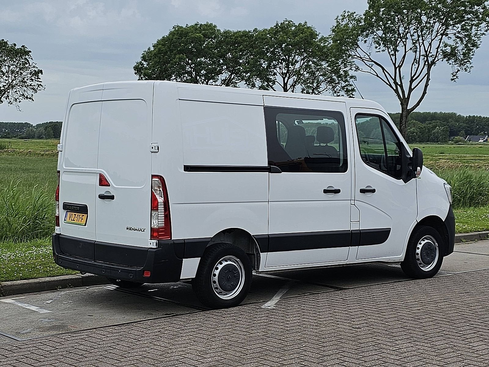 RENAULT MASTER 2.3 l1h1 dubbel cabine!, Auto's, Bestelauto's, Voorwielaandrijving, 136 pk, Gebruikt, Euro 6
