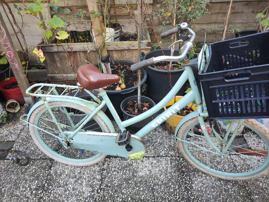 24 inch oma fiets met voorrek en krat, Ophalen, Gebruikt, 24 inch