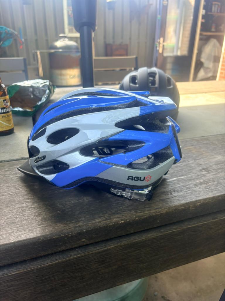 Agu fietshelm, Ophalen of Verzenden, Zo goed als nieuw