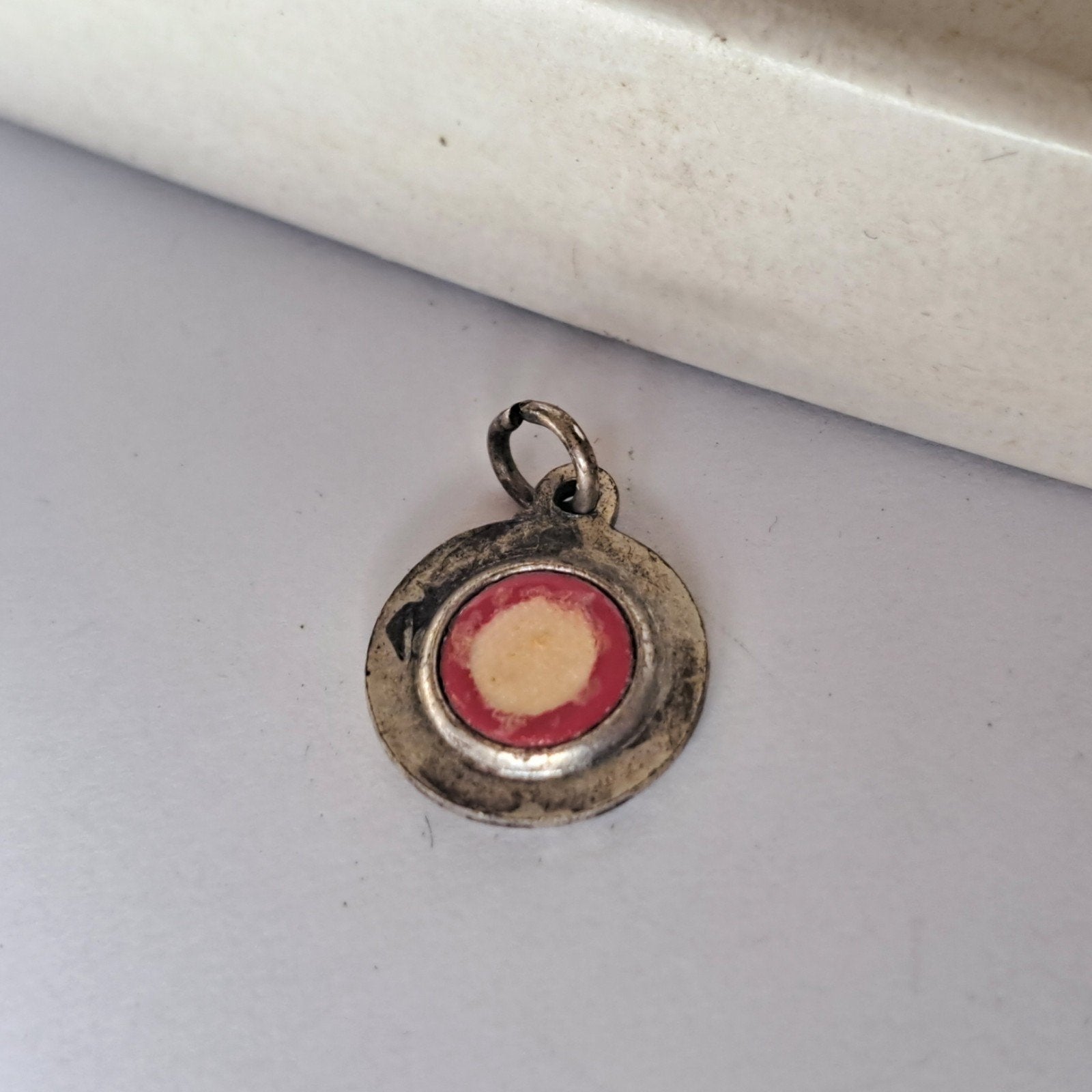 Oude medaille relikwie religie hangertje, Verzenden