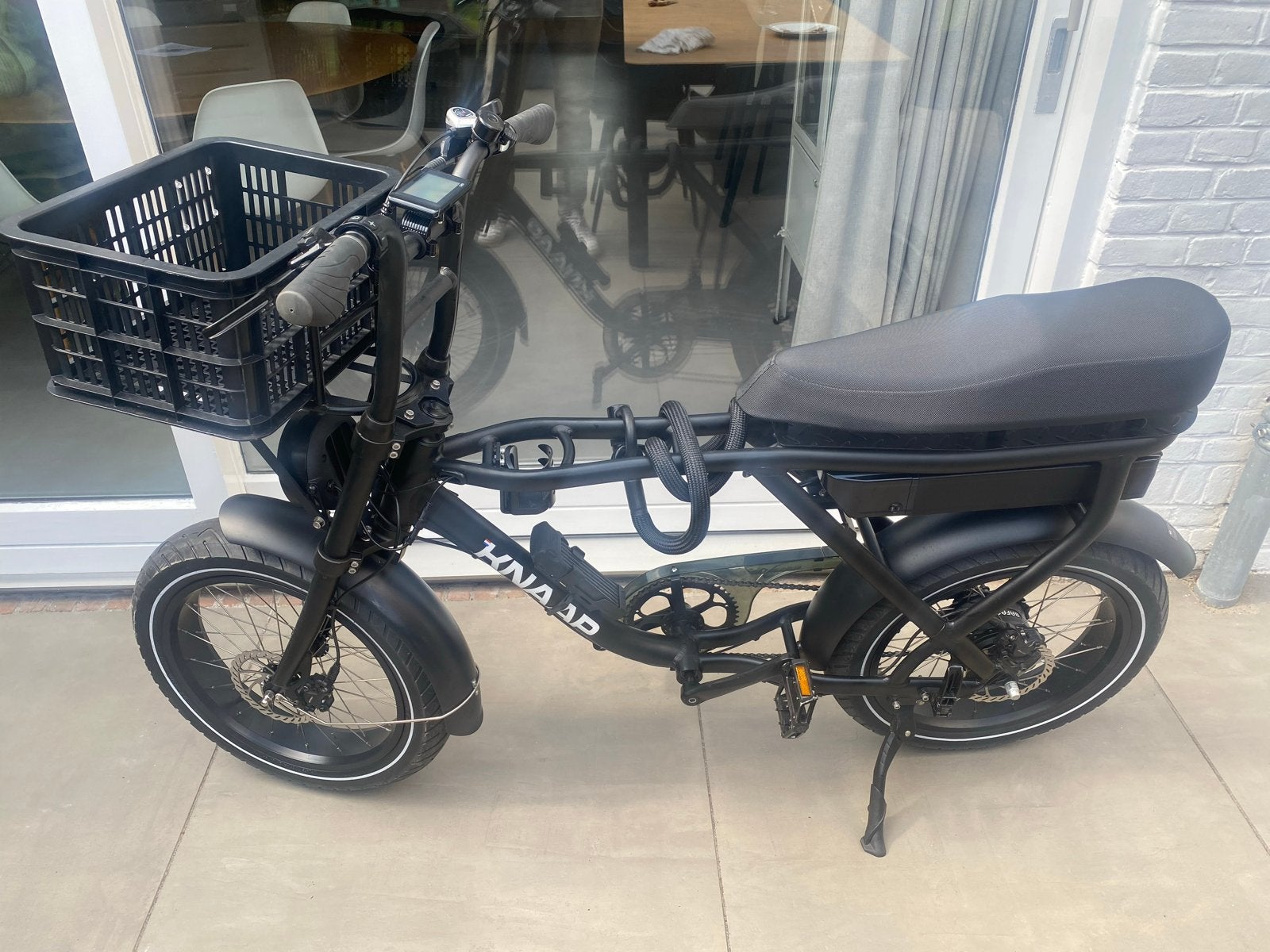 KNAAP E-bike met mand en slot, Zo goed als nieuw, 51 tot 55 cm, 50 km per accu of meer, Ophalen