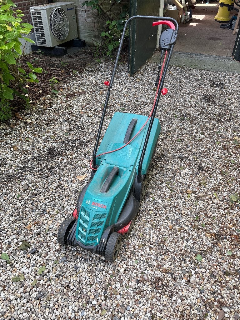 Te koop: Bosch ARM 32 grasmaaier, Ophalen, Cirkelmaaier, Gebruikt, Elektrische grasmaaier