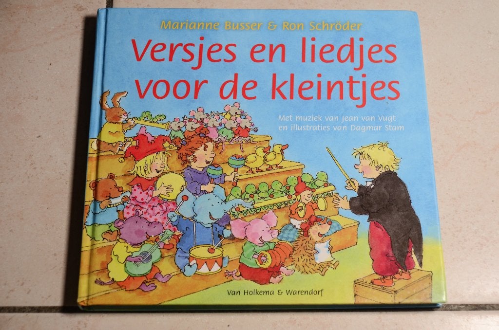 Versjes en Liedjes voor de kleintjes / Marianne Busser, Fictie algemeen, Jongen of Meisje, Ophalen of Verzenden, Zo goed als nieuw