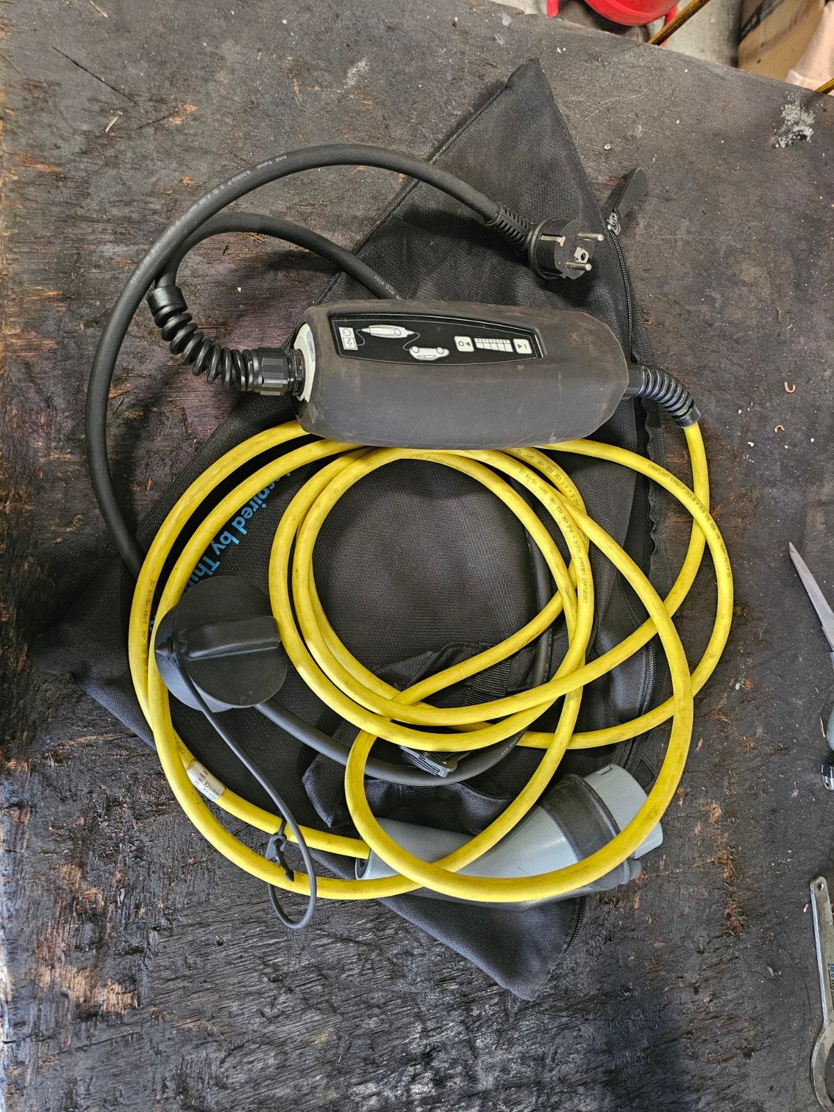 oplaad kabel thuis vw golf 7 gte passat gte diverse andere, Ophalen of Verzenden, Gebruikt, Volkswagen