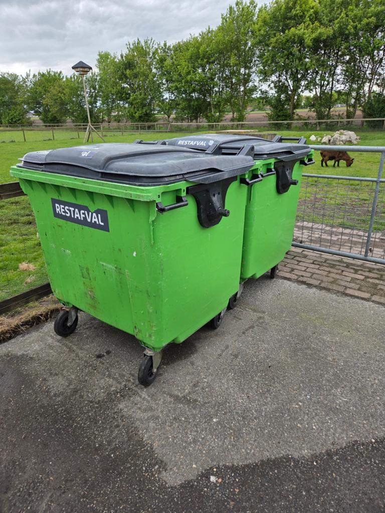 Afvalcontainers 1100 liter, Huis en Inrichting, Woonaccessoires | Prullenbakken, Kunststof, Gebruikt, 40 liter of meer, Ophalen of Verzenden