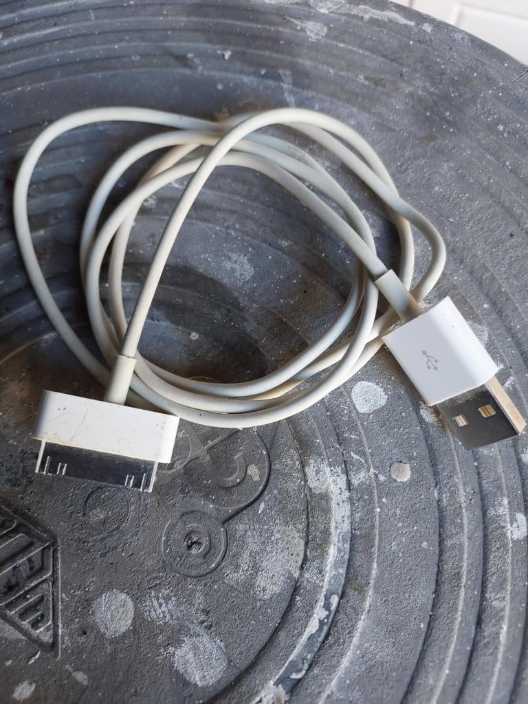 Oude Apple 30-pins USB-oplaadkabel, Ophalen of Verzenden, Gebruikt
