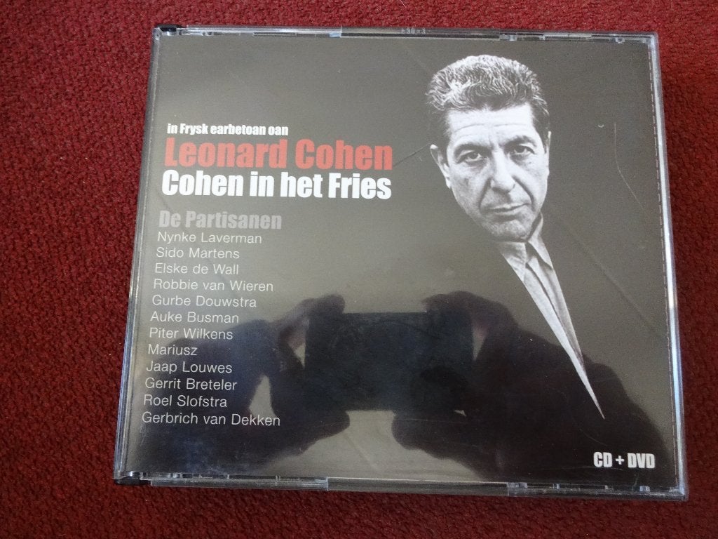 CD + DVD De Partisanen – Cohen In Het Fries , 93918 Rock, Cd's en Dvd's, Gebruikt, Boxset, Ophalen of Verzenden, Folk Rock