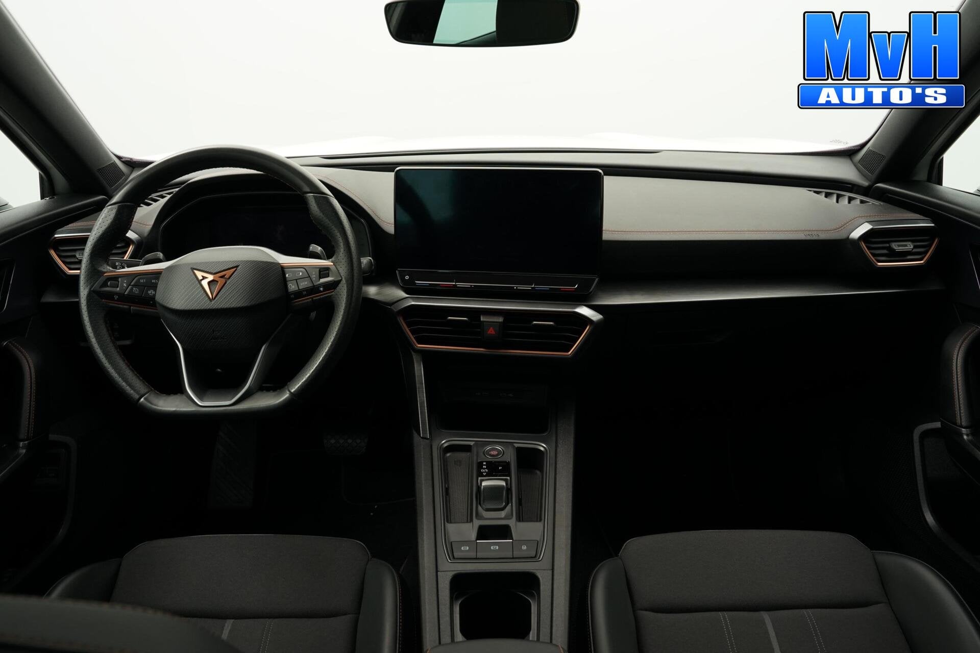 CUPRA Formentor 1.4 PHEV|PANO|STUUR.VERW|TREKHAAK|CAM|SOH91%, Gebruikt, 4 cilinders, Formentor, Leder en Stof