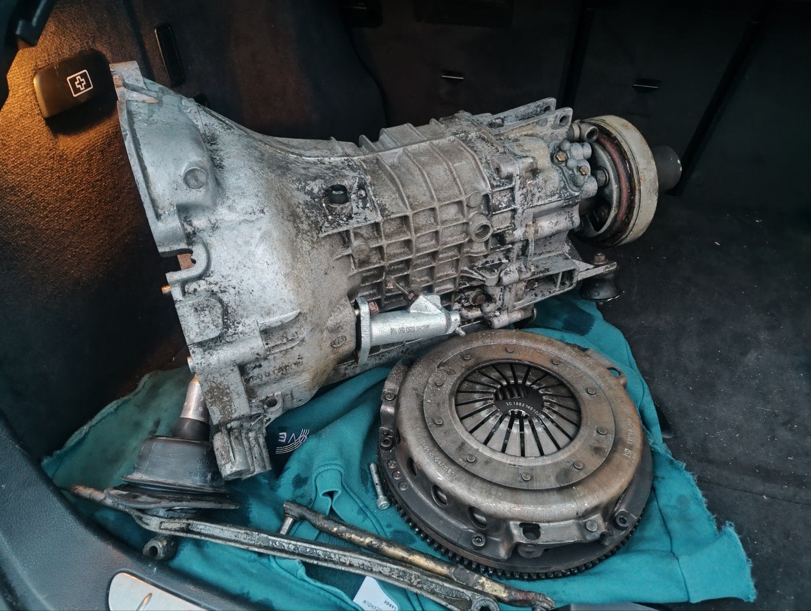 BMW M30 versnellingsbak met koppeling en vliegwiel, Ophalen, Gebruikt, BMW