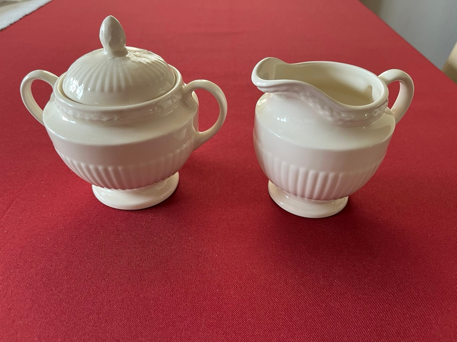 Wedgwood Edme Plain puntgaaf roomstelletje NIEUW, Ophalen of Verzenden