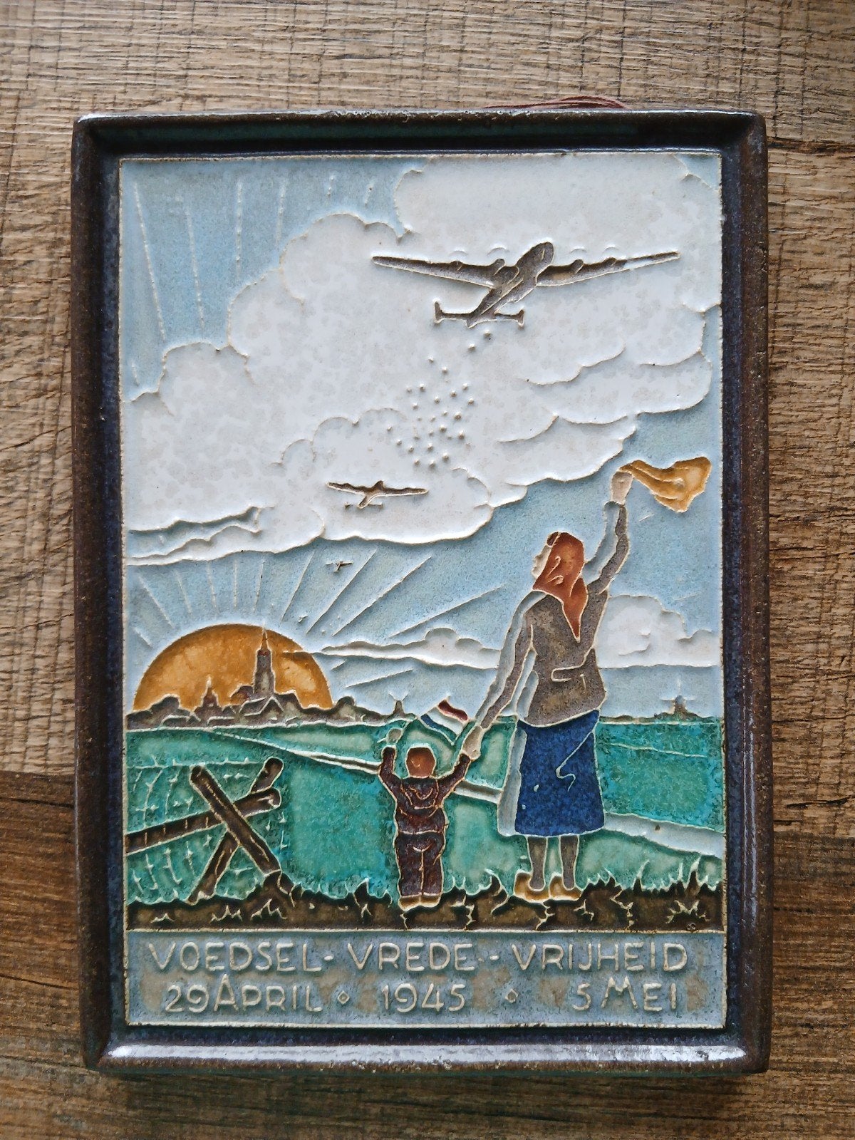 Delfts Blauw Tegeltableau Voedsel Vrede Vrijheid 1945, Ophalen of Verzenden