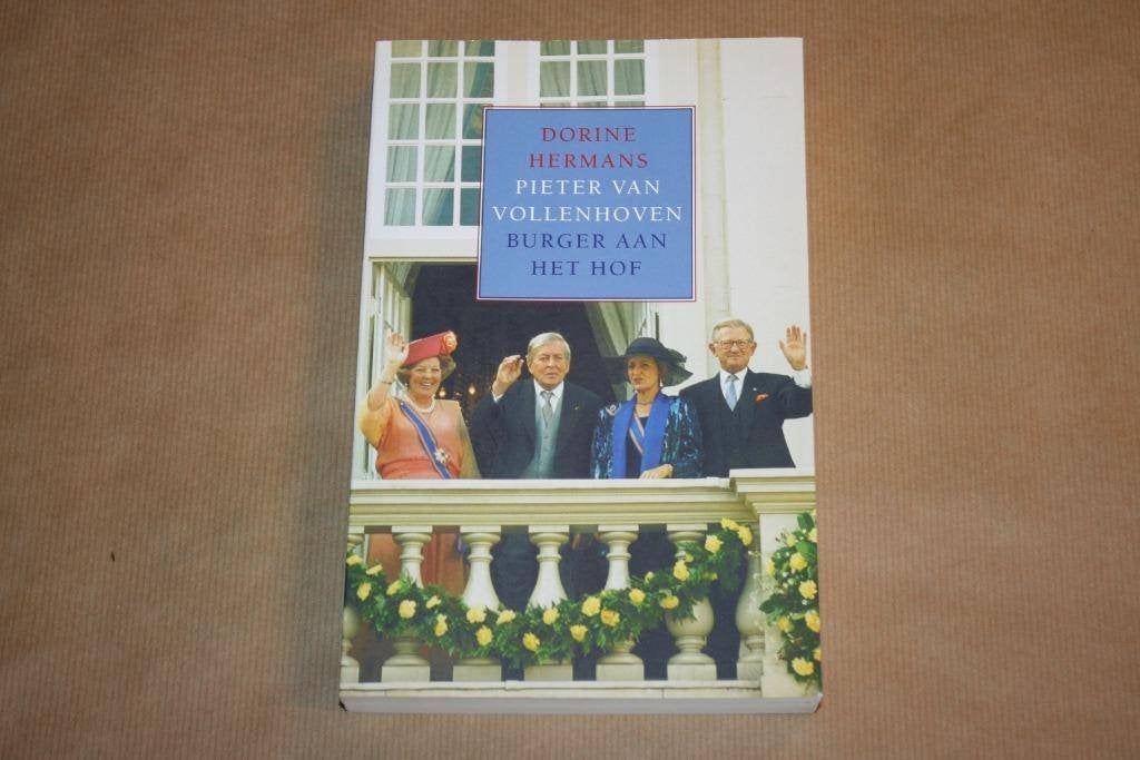 Pieter van Vollenhoven Burger aan het Hof - Dorine Hermans, Boeken, Ophalen of Verzenden, Gelezen