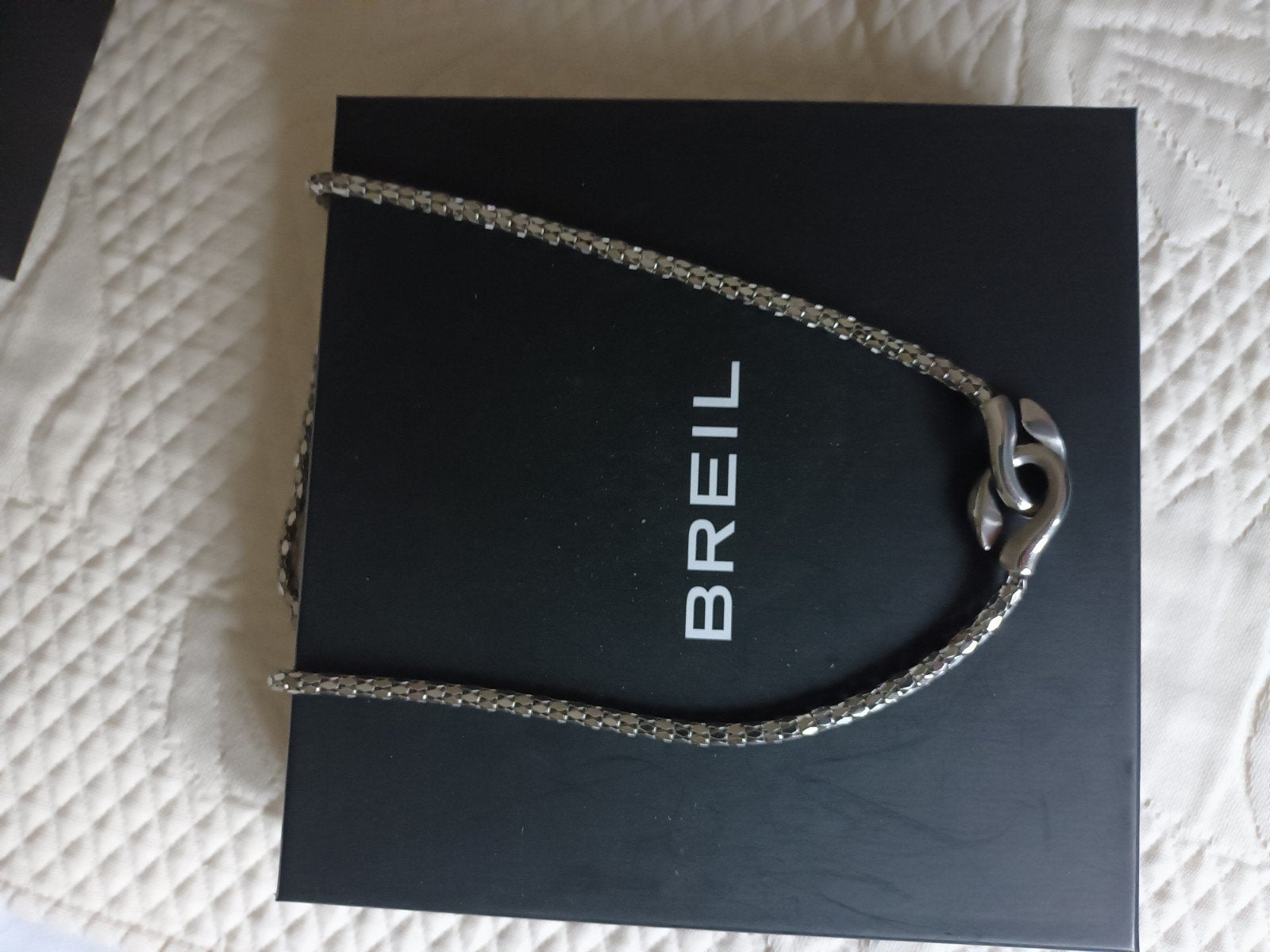 mooie Breill ketting in doos., Sieraden, Tassen en Uiterlijk, Ophalen of Verzenden, Zo goed als nieuw, Overige materialen, Met hanger