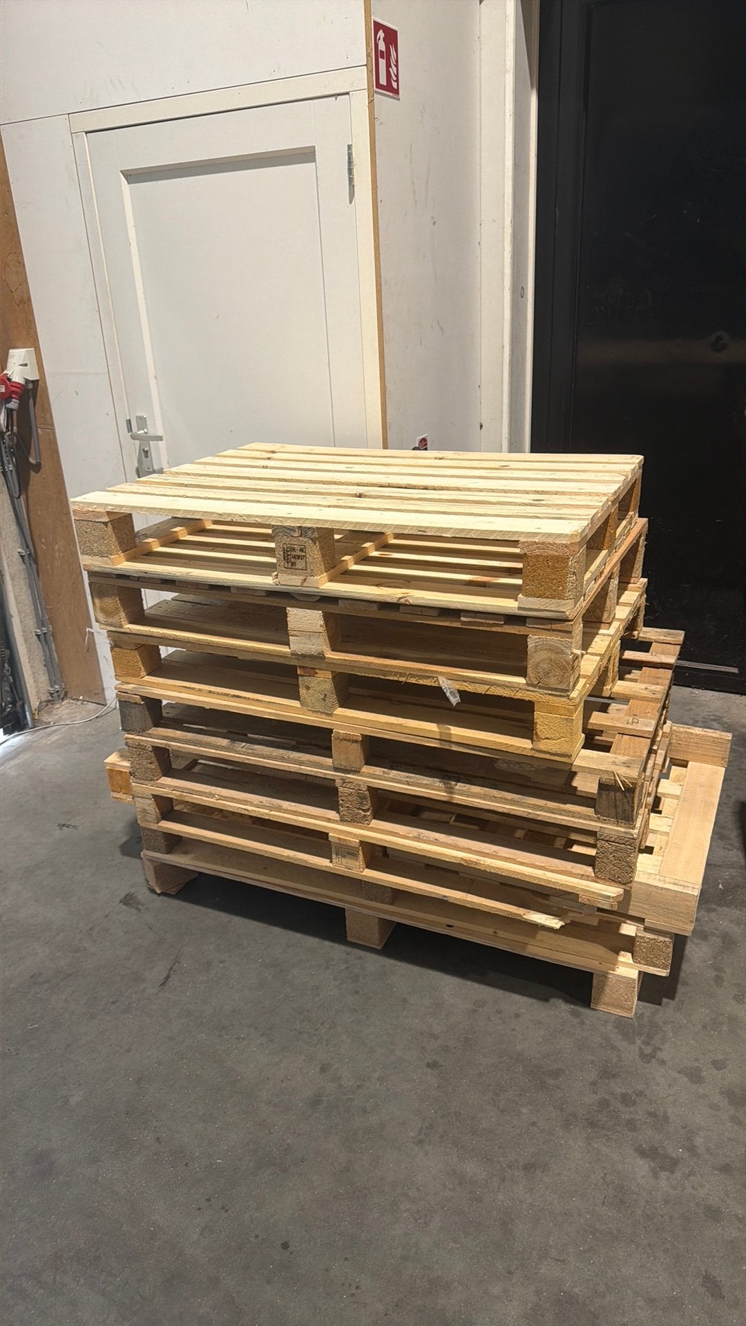 Gratis Brandhout pallets (afwijkende maat pallets), Doe-het-zelf en Verbouw, Hout en Planken, Ophalen, Zo goed als nieuw, Pallet
