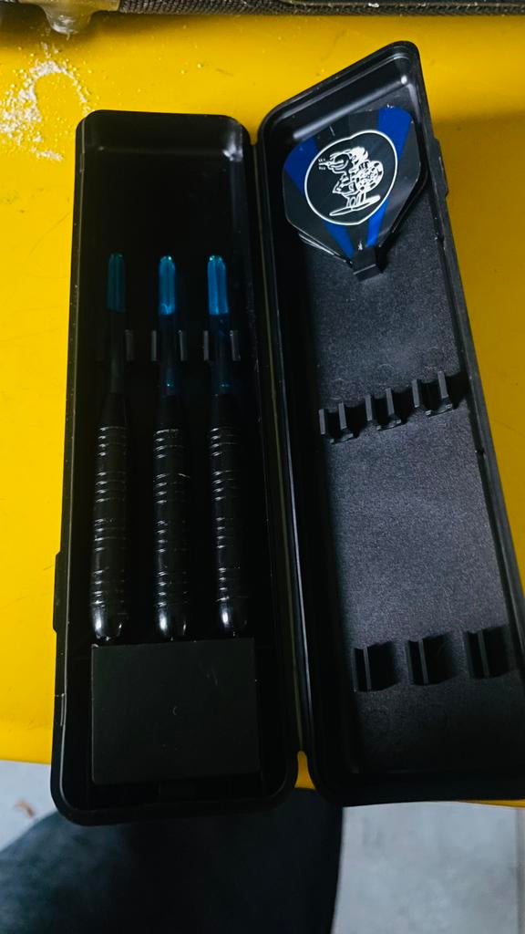 Mooi dart pijlen 23 gram, Ophalen of Verzenden, Gebruikt, Pijlen