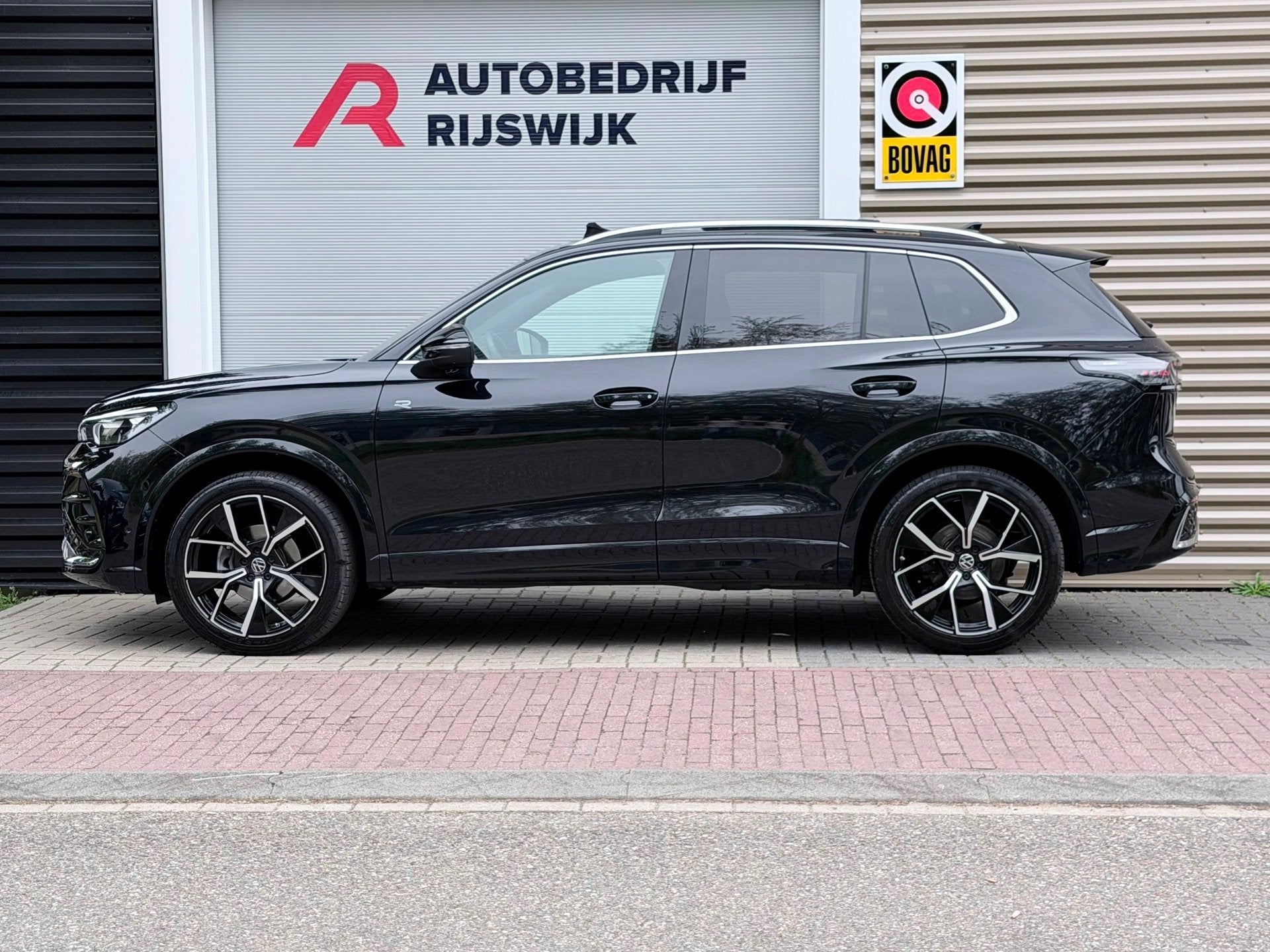 Volkswagen Tiguan 1.5 TSI 3x R-Line Pano/H&K/360/HuD, Auto's, 12 maanden, 15 km/l, 4 cilinders, Alcantara