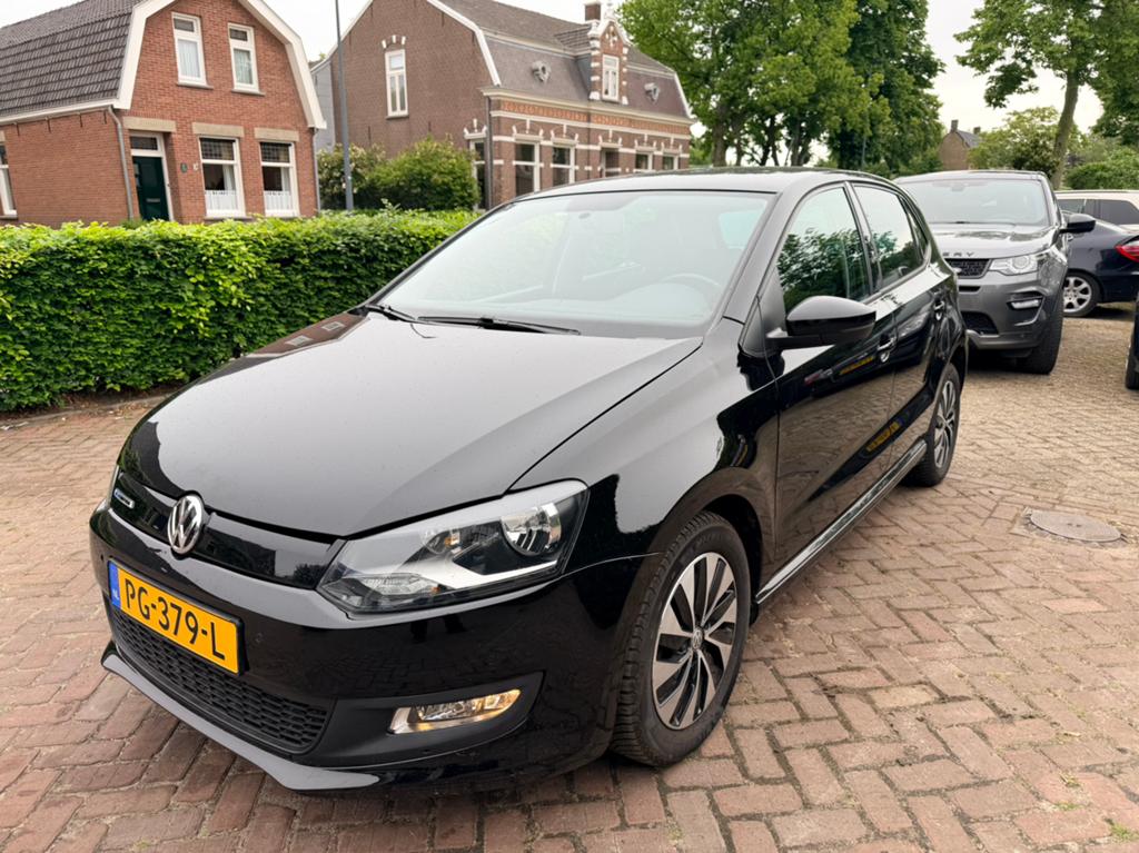Volkswagen Polo 1.0 TSI 95PK 5D Bluemotion 2017 Zwart, Auto's, Voorwielaandrijving, Stof, 40 €/maand, 95 pk