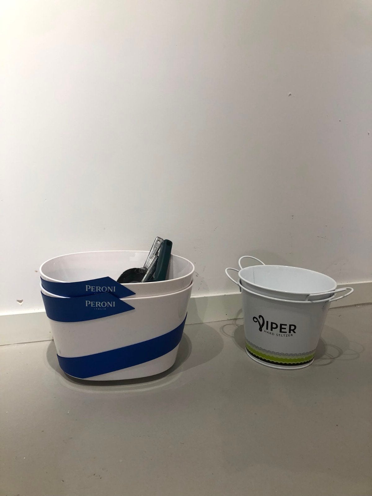 IJsbakken met scheppen, Overige typen, Ophalen, Gebruikt, Wit