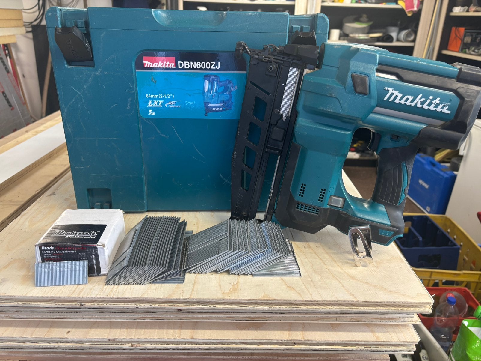 Makita DBN600ZJ, Doe-het-zelf en Verbouw, Gereedschap | Boormachines, Ophalen, Zo goed als nieuw